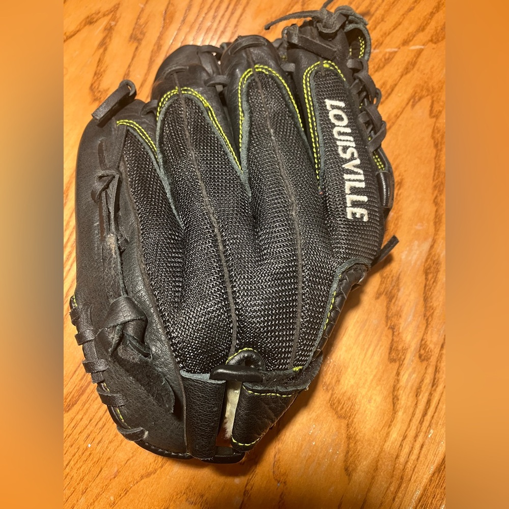 Louisville Youth Black Baseball Glove